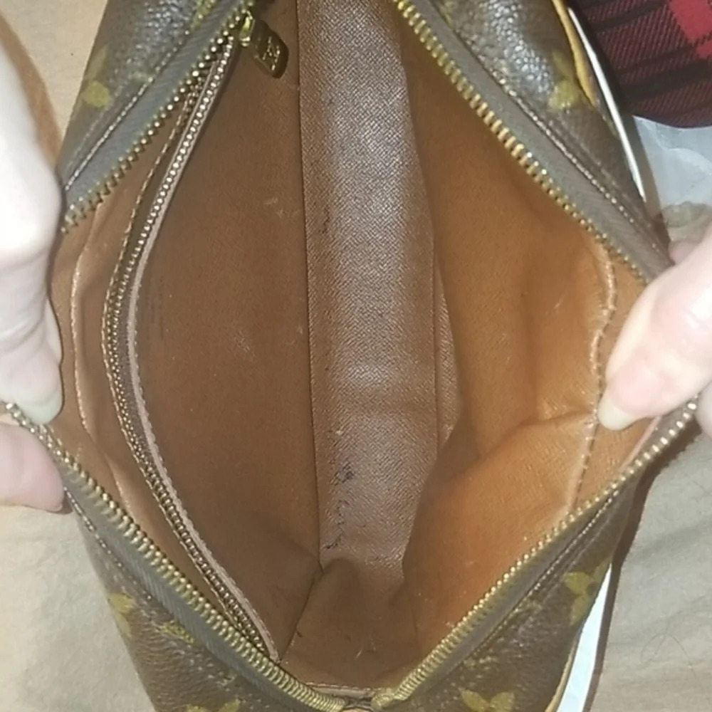 Louis Vuitton Monogram Trocadero Crossbody Bag - Picture 15 of 16